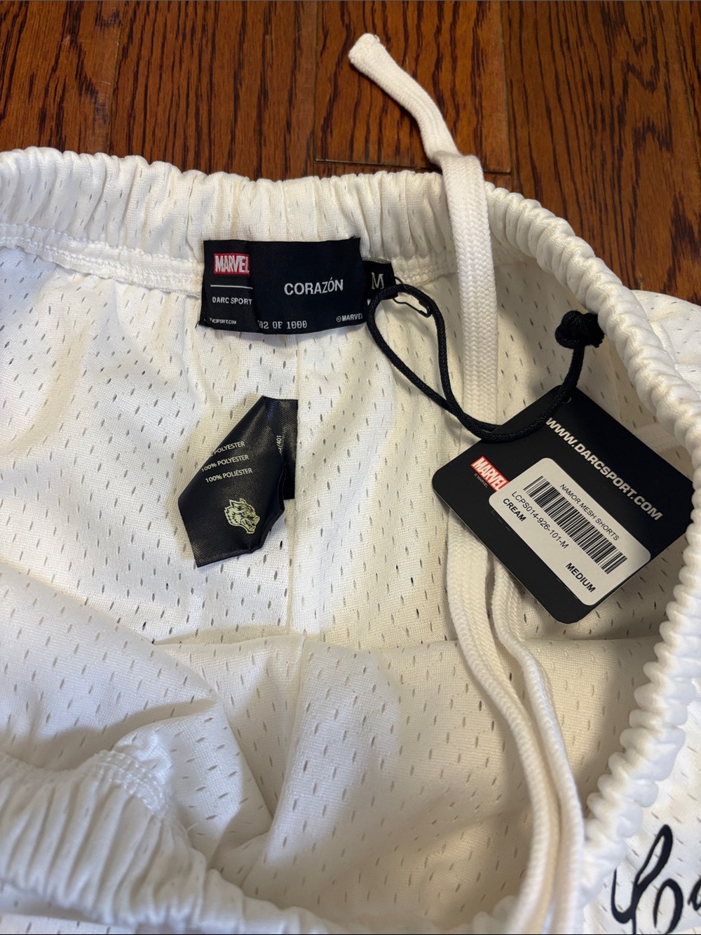 Darc Sport Marvel Collab Corazón White Mesh Shorts Size: Medium NWT - Picture 6 of 6